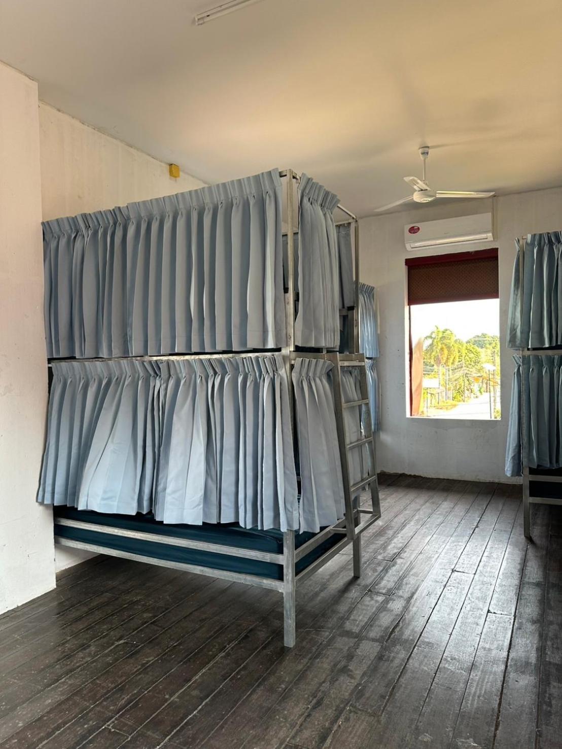 Via Thakhek Hostel & Cafe Ngoại thất bức ảnh