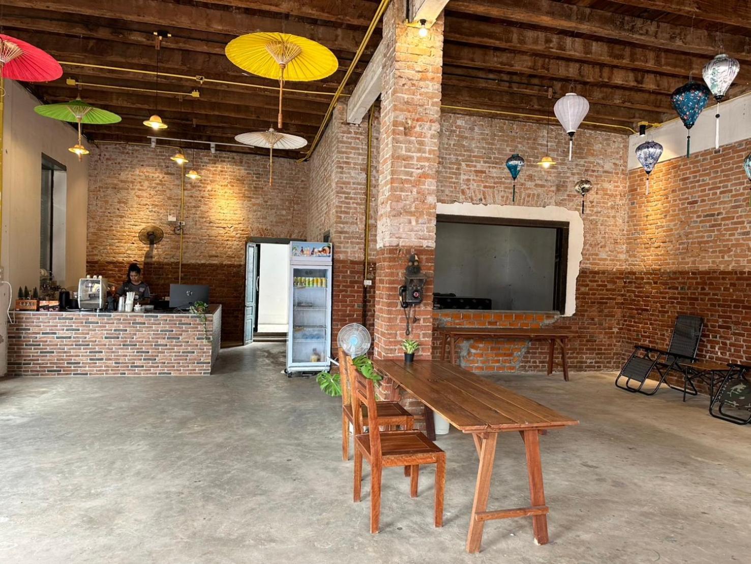 Via Thakhek Hostel & Cafe Ngoại thất bức ảnh