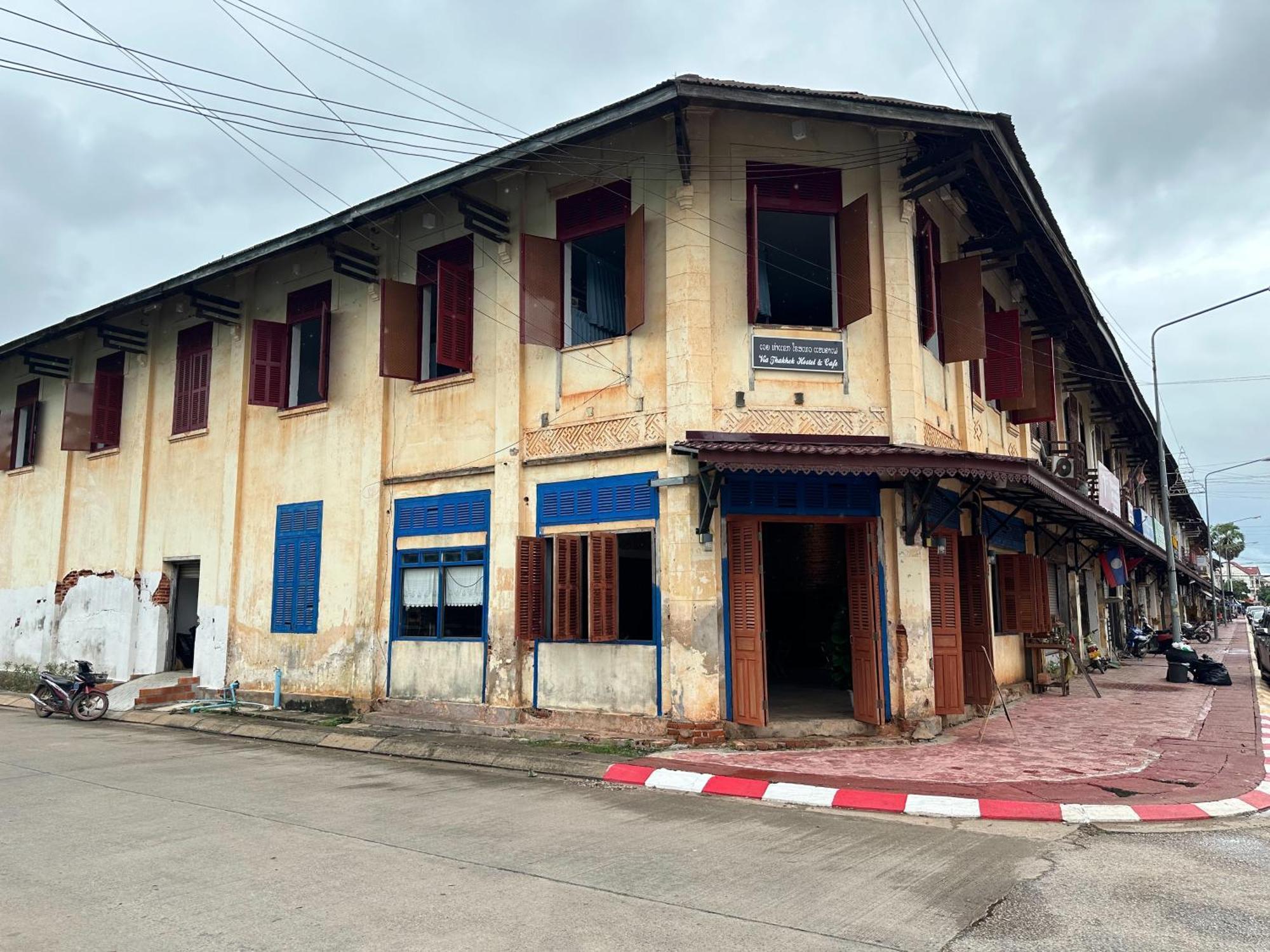 Via Thakhek Hostel & Cafe Ngoại thất bức ảnh